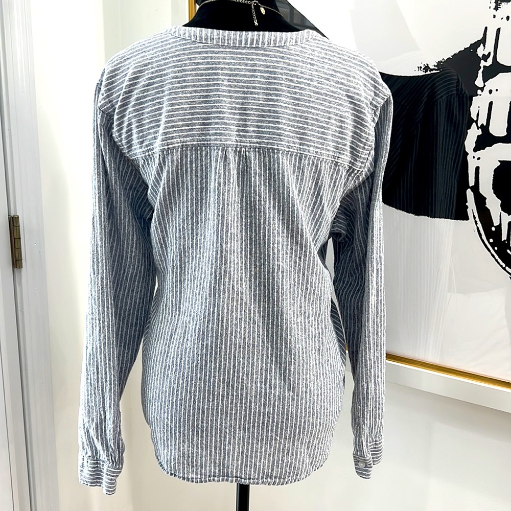 Universal Thread Striped Button-Up Top, Size XXL - Picture 6 of 10